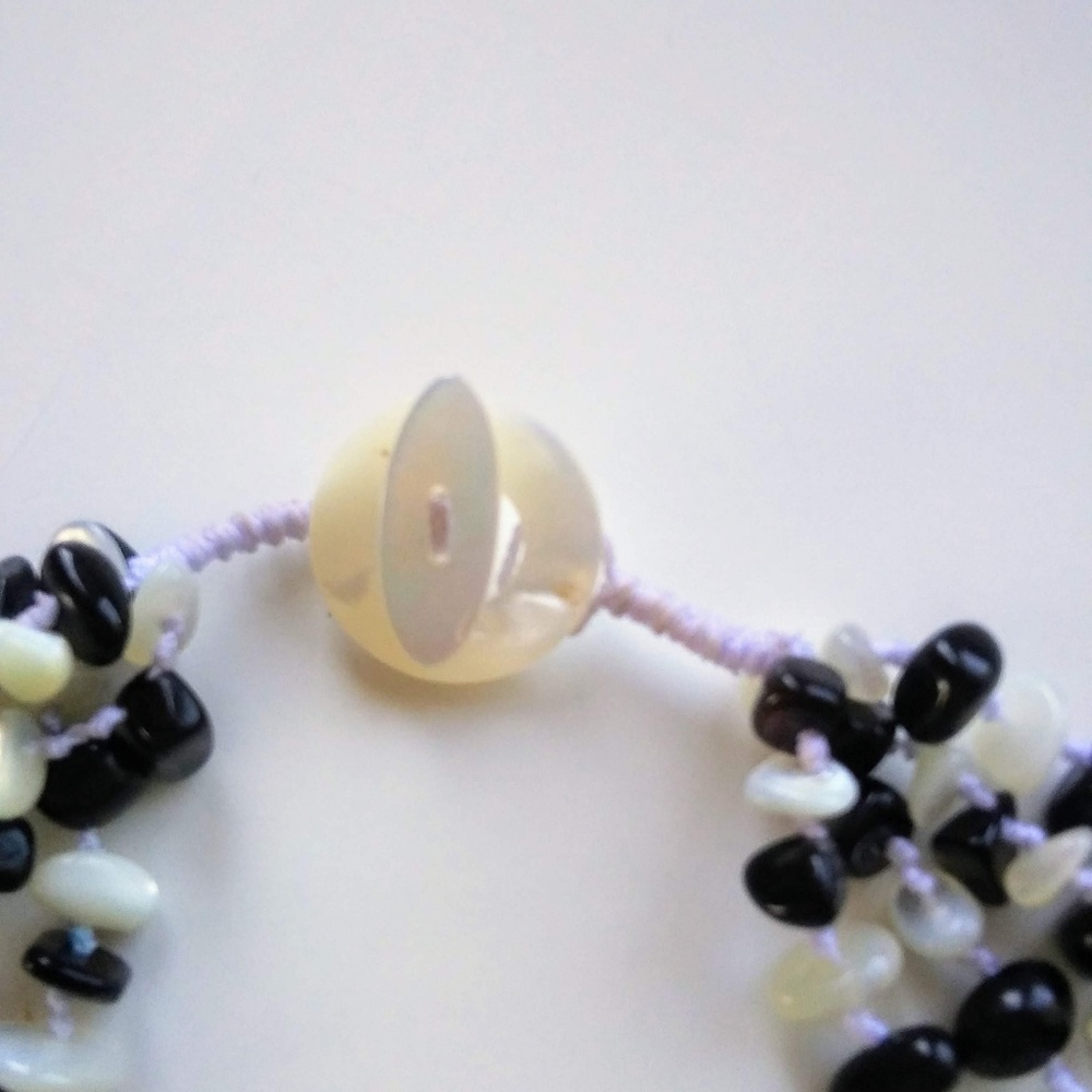 Multi-strand shell necklace - Picture 4 of 4